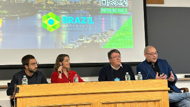 Deschamps na mesa de debate da Brazil Conference