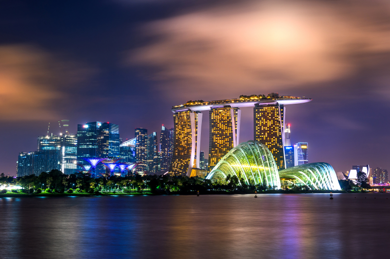 Paisagem noturna da cidade de Singapura 