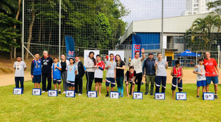 FURB recebe 470 estudantes para Jogos Escolares Municipais de Atletismo