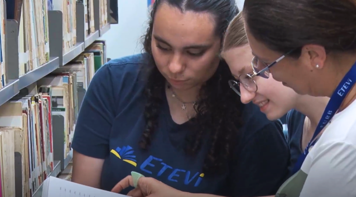 Estudantes da Etevi, o Ensino Médio da FURB, são finalistas em premiação literária