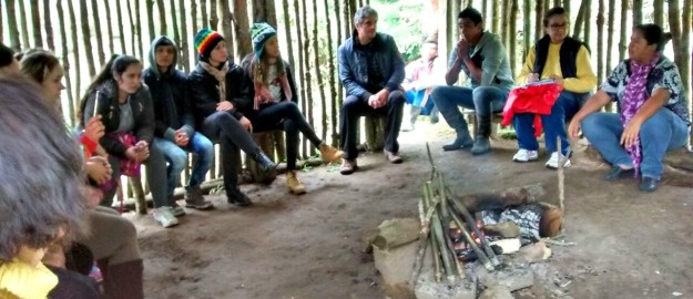 Acadêmicos de licenciatura visitam aldeia indígena Bugio