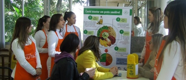 Curso de Nutrição participa do Dia Mundial da Alimentação