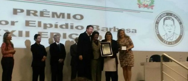 Secretariado Executivo Bilíngue recebe prêmio estadual